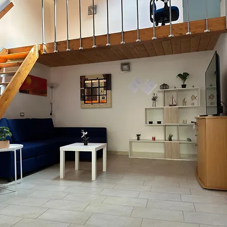 Stylish Loft Trivano 2 Beds/2 Bath Tatil Evi