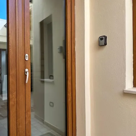 בית נופש Stylish Loft Trivano 2 Beds/2 Bath קליארי