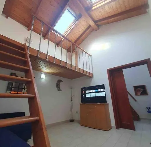 Stylish Loft Trivano 2 Beds/2 Bath Дом отдыха Кальяри